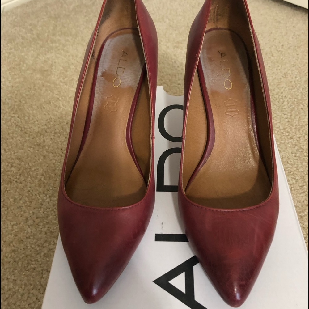 GUC Aldo brand reddish pumps